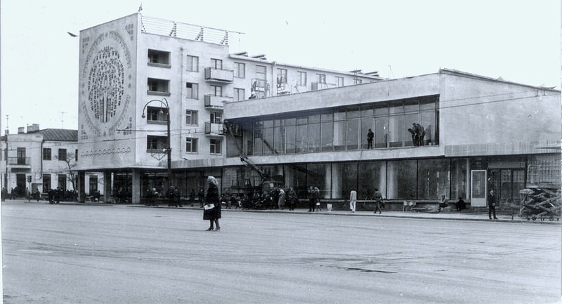 Конец 60 ых. Строительство магазинов Лучафэрул и Аурика